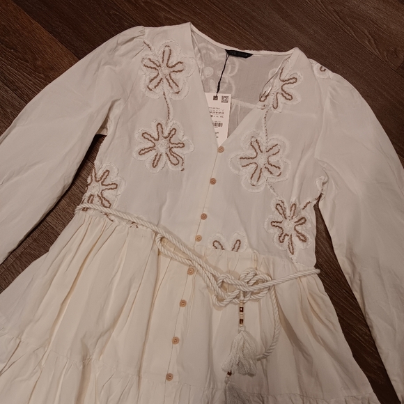 Zara White Long Sleeve Dress with Floral Accents - Picture 3 of 6